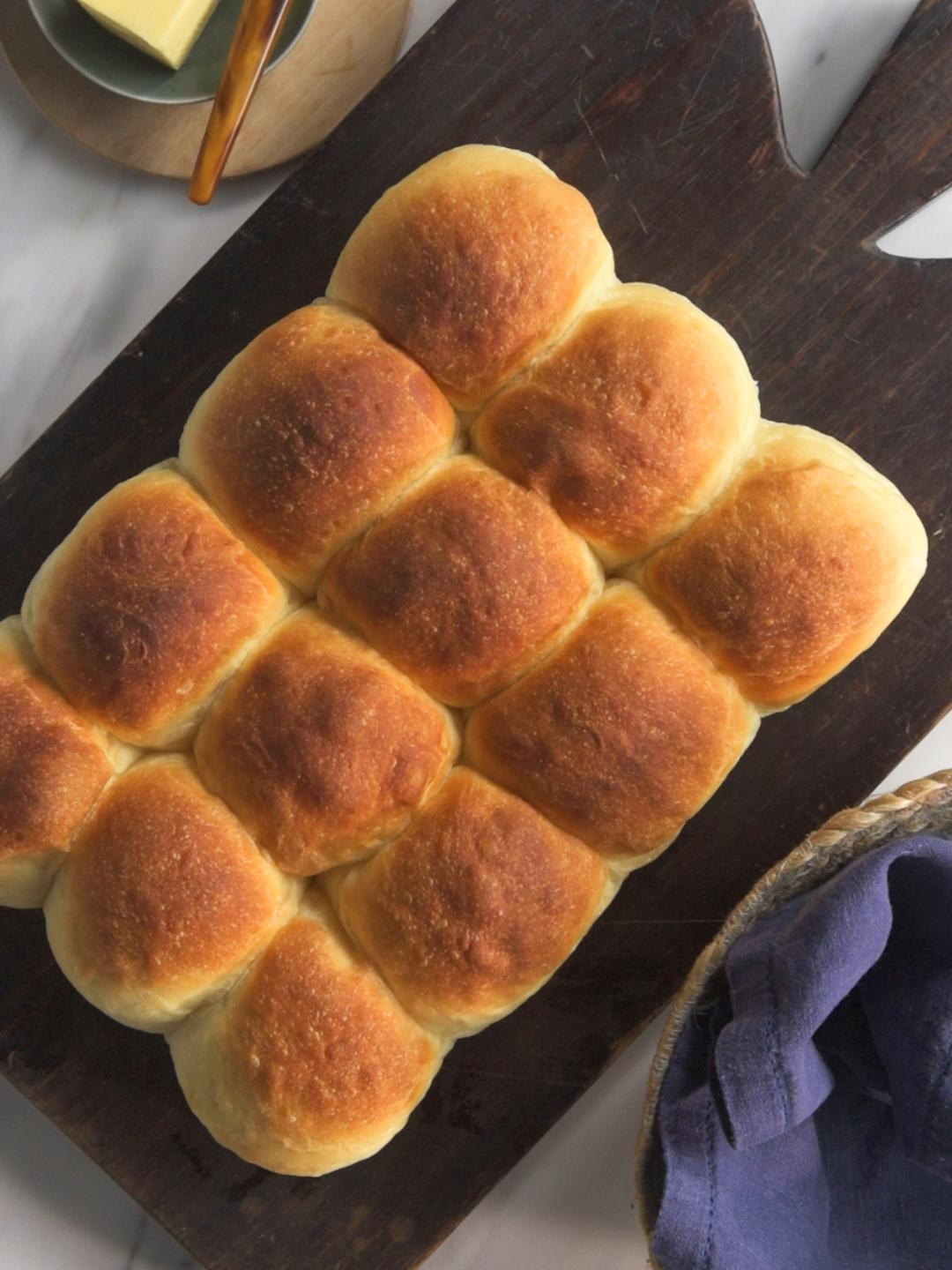 Soft Dinner Rolls